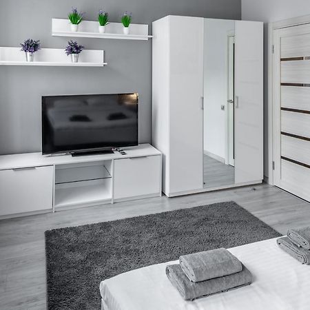 Apartment On Lesya Ukrainka Lviv Exterior photo