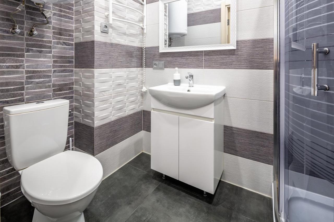 Apartment On Lesya Ukrainka Lviv Exterior photo