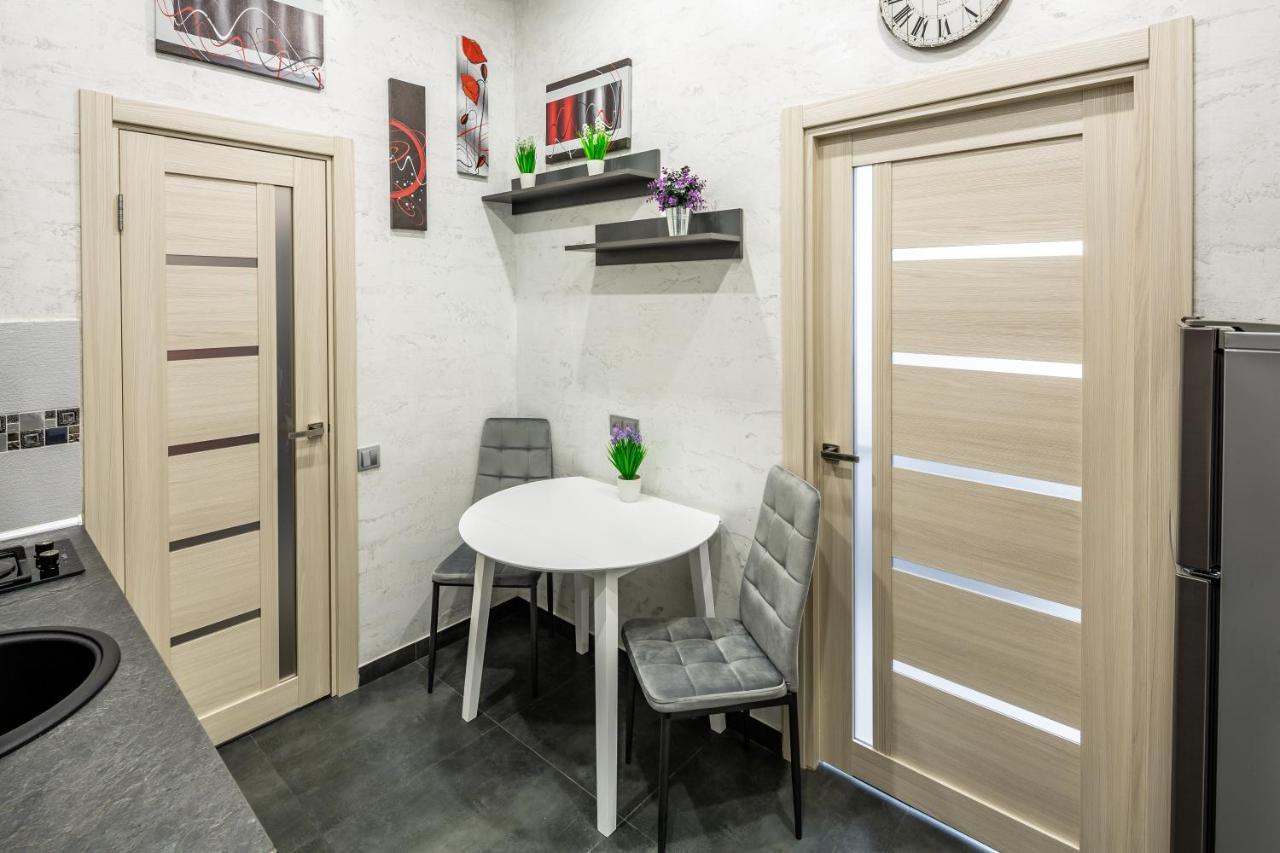 Apartment On Lesya Ukrainka Lviv Exterior photo