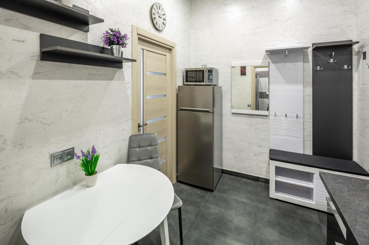 Apartment On Lesya Ukrainka Lviv Exterior photo