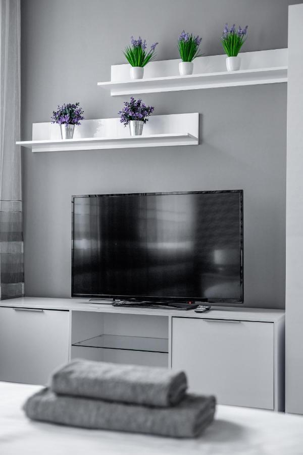 Apartment On Lesya Ukrainka Lviv Exterior photo